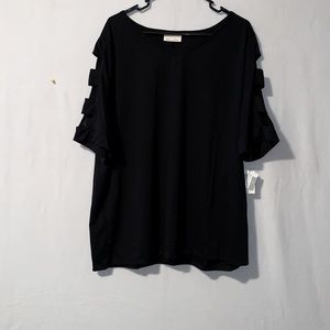 🍀Solid black plus size blouse🍀